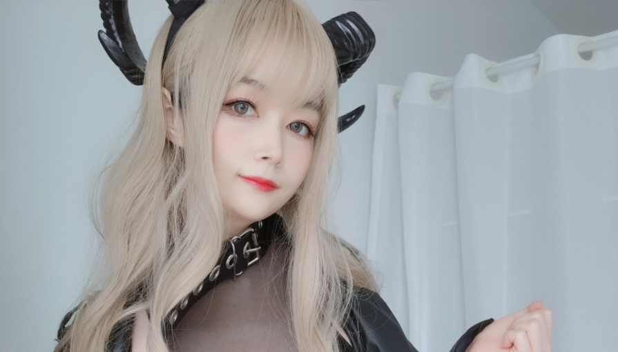 白银81 cos皮衣小恶魔＋纯白花嫁写真+视频