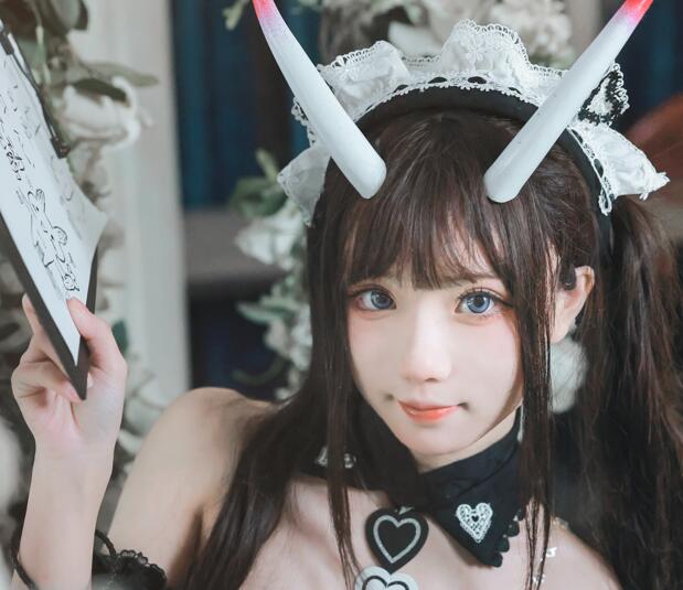 花柒Hana cos蕾姆＋女仆写真合集