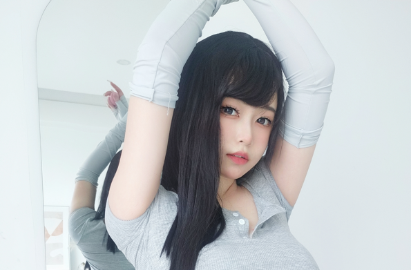 女主K cos短T＋大人の下着写真合集