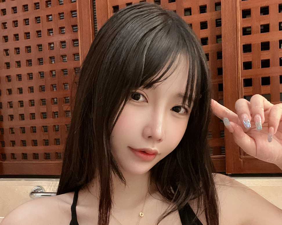 抱走莫子Acos春节特工+银护士+浴缸写真+视频