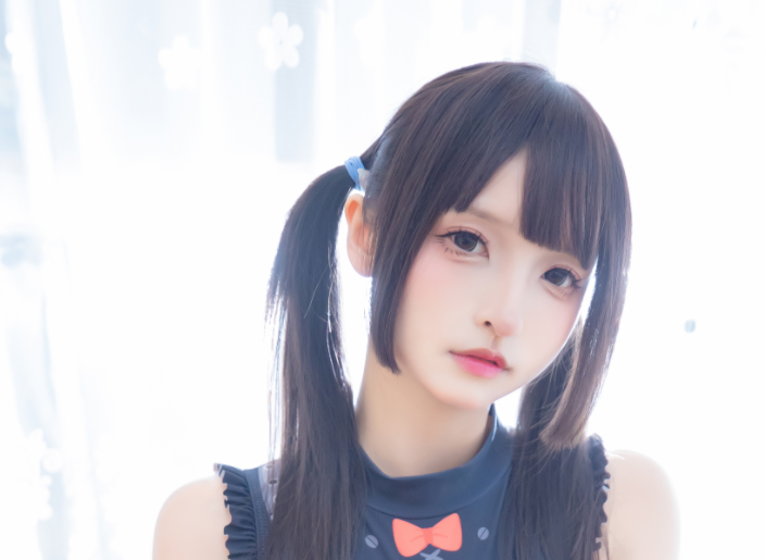 神楽坂真冬cos绑带泳装+甜心牛仔+小小女仆写真+视频