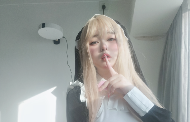 女主K cos白丝兔女郎＋修女写真合集