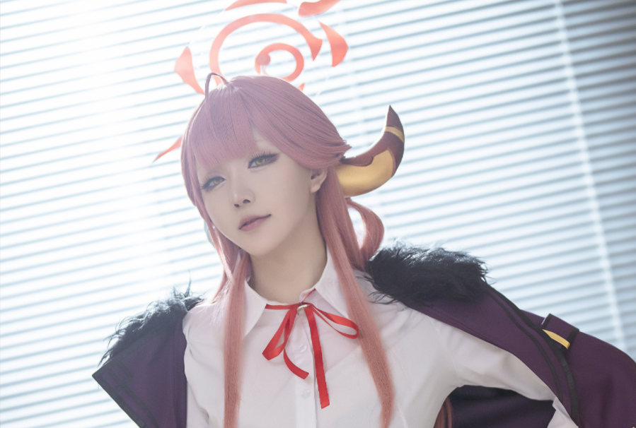 星之迟迟cos陆八魔爱露+爱宕+邻家的小鬼头妹妹写真