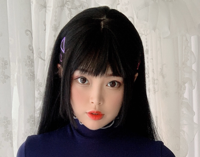 白烨cos傲娇女仆长+你的情人+bad girl写真+视频