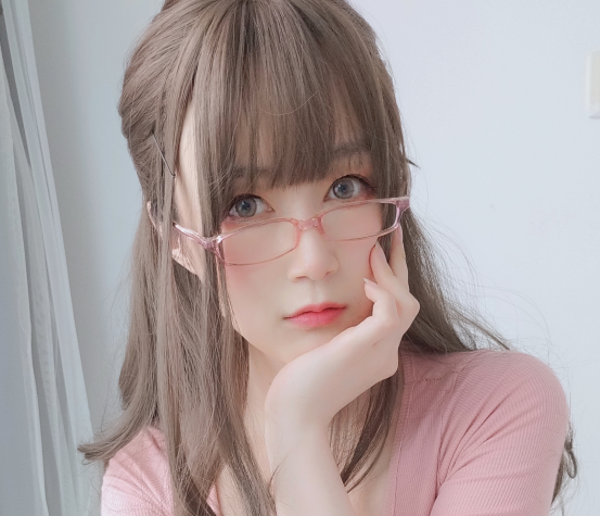 白银81cos甜美后辈+小黑狼+小白兔写真+视频