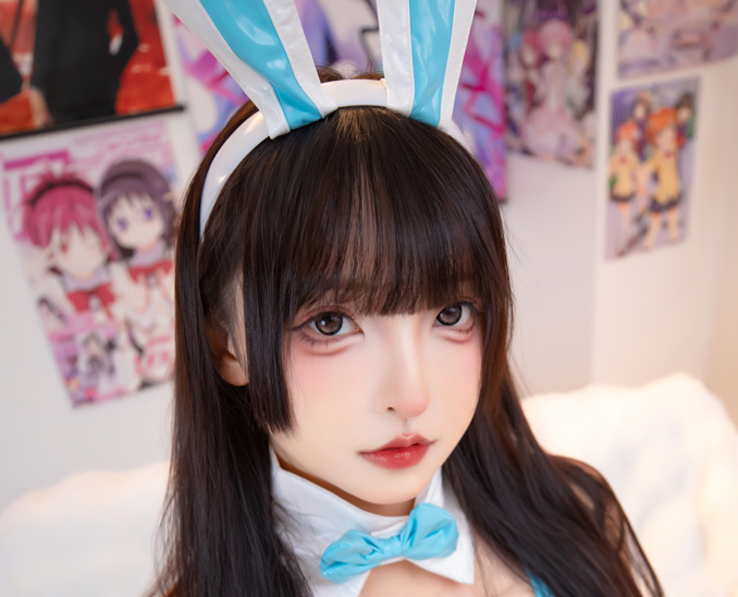 神楽坂真冬cos草莓蛋糕+黑猫诱惑+蛋糕兔女郎写真+视频