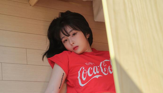 JangJoo cos 吊带+T恤写真合集