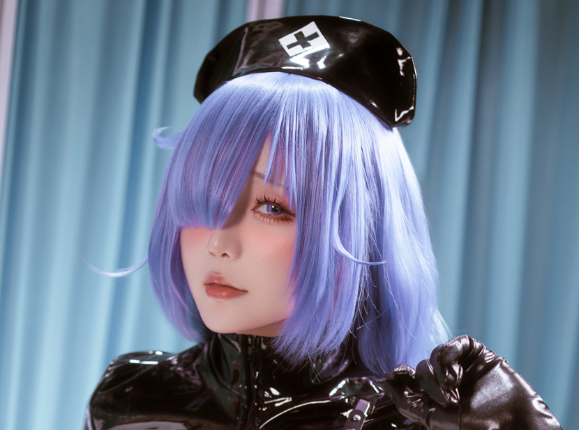 星之迟迟cos邻居姐姐+早濑优香体操服+莫加多尔护士装写真+视频